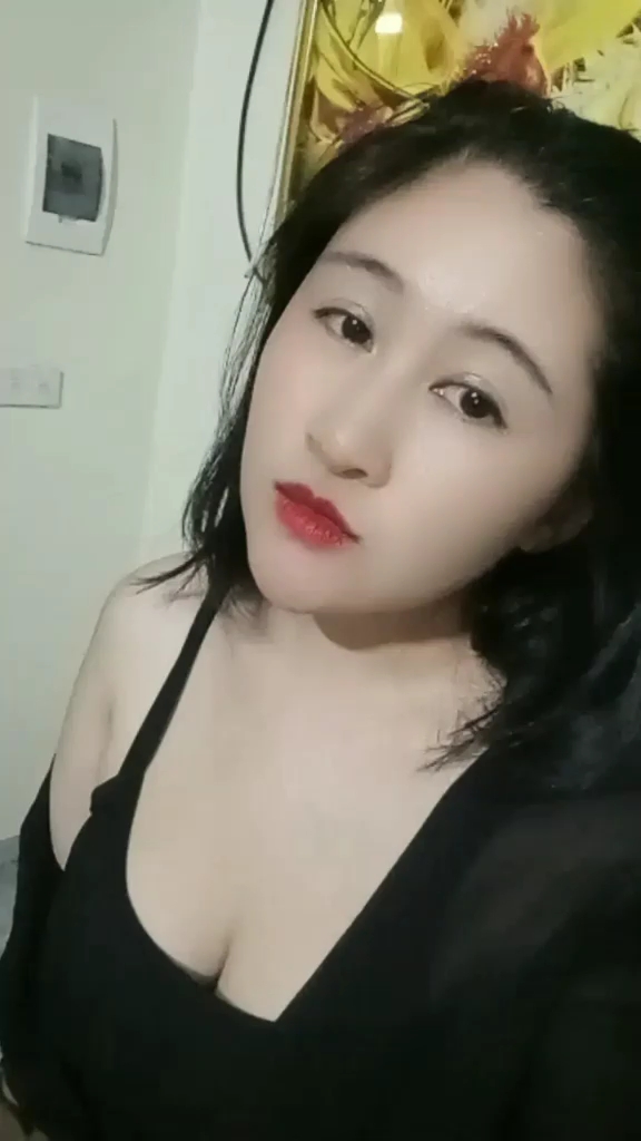 Phuong from Vietnam on FunYo free random video chat